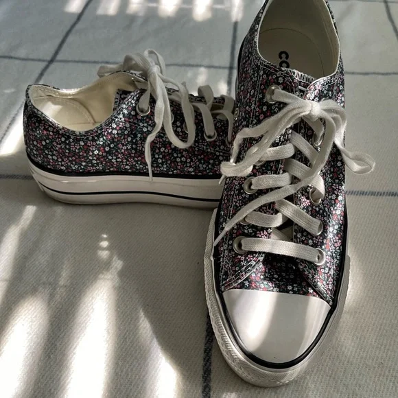 Women’s Converse All Star Platform Lace-up Black Floral Sneakers Size 7 - Picture 3 of 6